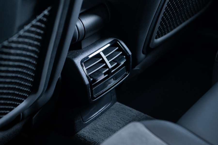 Audi Q3 45 TFSI e Advanced edition 245 pk (S-Tronic) | Winterbandenset | Verlengde garantie | Navigatie | Trekhaak (elektr.) | Parkeerse