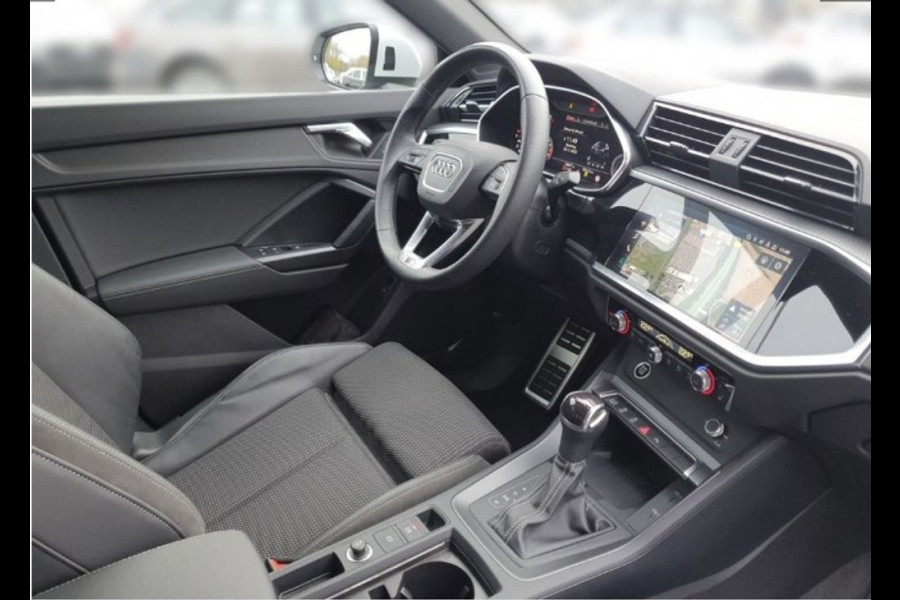 Audi Q3 Sportback 35 TFSI S Edition Navigatie | Parkeercamera | Winterbandenset | Virtual cockpit
