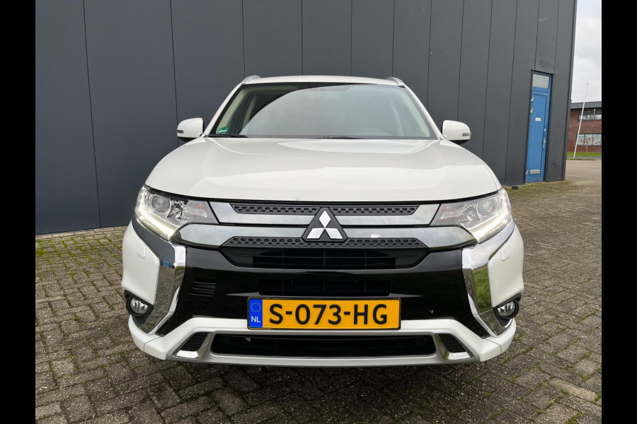 Mitsubishi Outlander 2.4 PHEV pure +