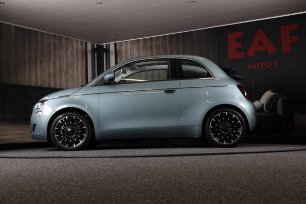 Fiat 500E C Icon CABRIO 42 kWh / BTW / Navi / Camera / Airco / Elek Pakket / Cruise Control / KEYLESS / Led / Pdc / 17 Inch