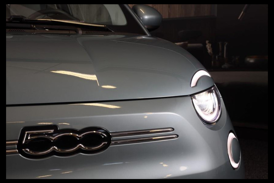 Fiat 500E C Icon CABRIO 42 kWh / BTW / Navi / Camera / Airco / Elek Pakket / Cruise Control / KEYLESS / Led / Pdc / 17 Inch