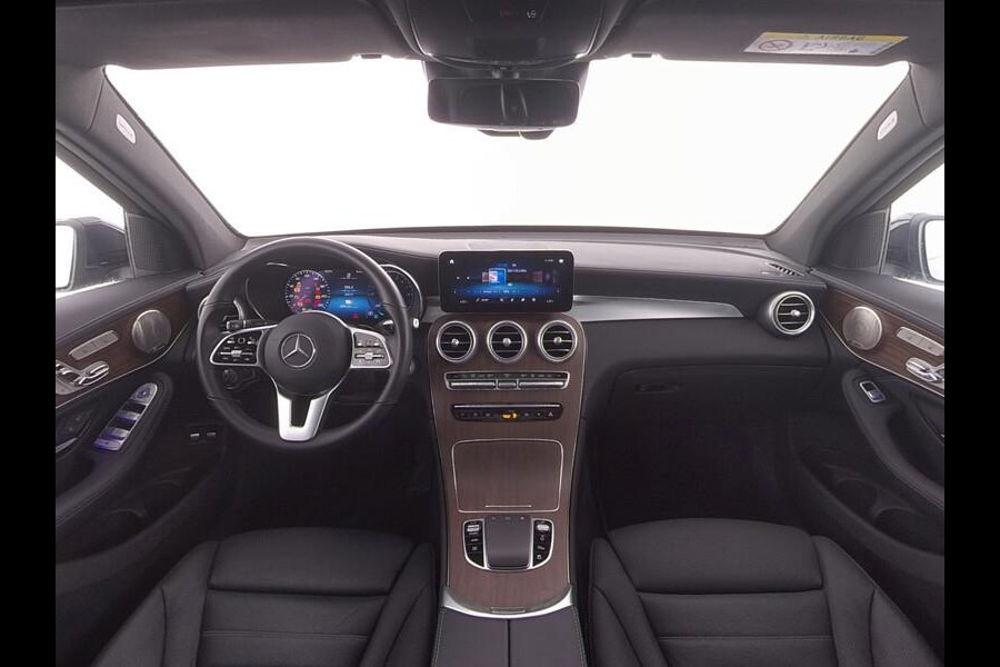 Mercedes-Benz GLC 300e 4MATIC AMG / Luchtvering / Digital Cockpit / Pano / ACC / Burmester / Memory / Head Up / MBUX / Led