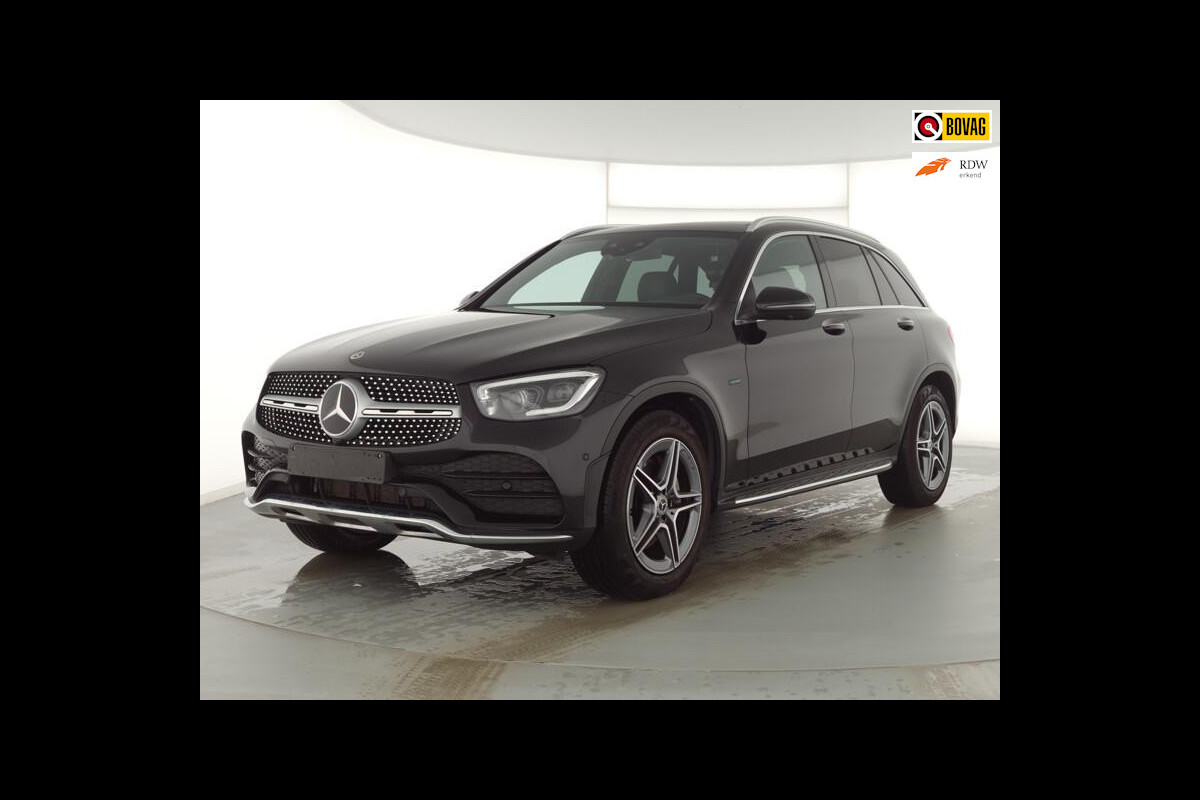 Mercedes-Benz GLC 300e 4MATIC AMG / Luchtvering / Digital Cockpit / Pano / ACC / Burmester / Memory / Head Up / MBUX / Led