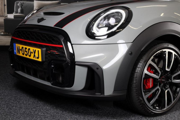 MINI Cabrio 2.0 John Cooper Works / NIEUWE MODEL / Aut / Digitaal Cockpit / ACC / Head Up / HK / Camera / Led / Pdc / 18 Inch