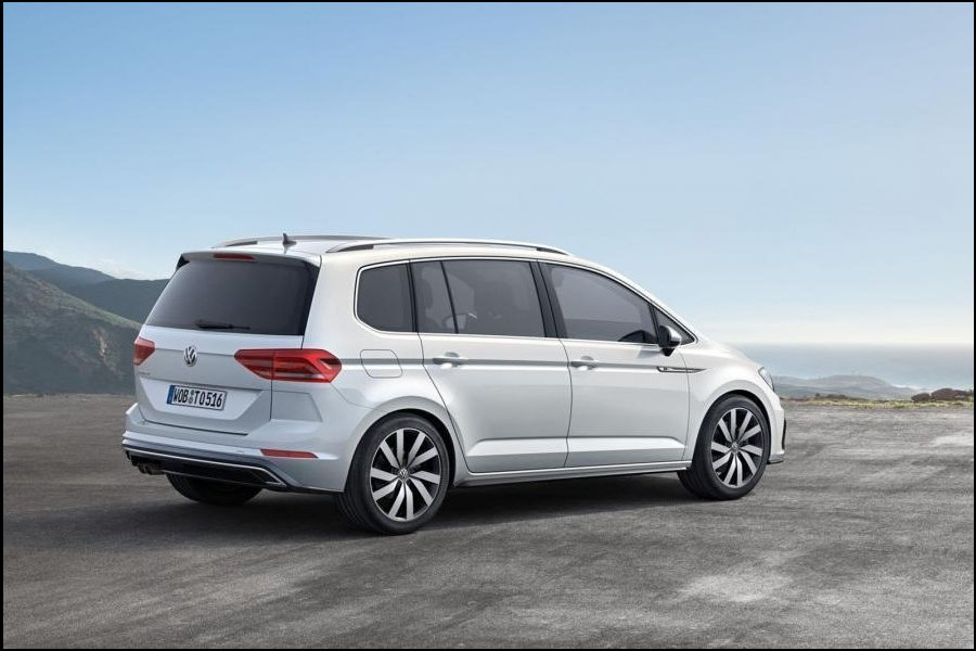 Volkswagen Touran Highline 1.5 TSI 150 pk DSG 7p NIEUW