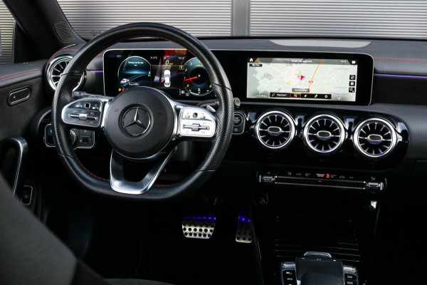 Mercedes-Benz CLA-Klasse 180 AMG - Sfeerverlichting - LED - CLA180 - Automaat