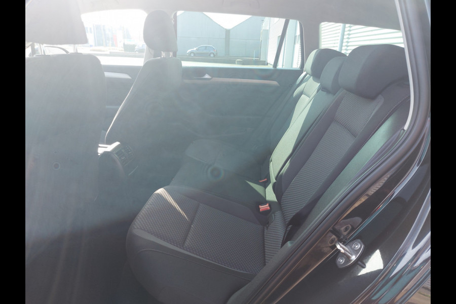 Volkswagen Passat Variant 1.5 TSI Comfort Business airco,cruisecontrol,navigatie,afneembare trekhaak,stoelverwarming,parkeersensoren,