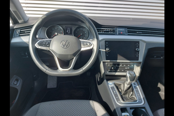 Volkswagen Passat Variant 1.5 TSI Comfort Business airco,cruisecontrol,navigatie,afneembare trekhaak,stoelverwarming,parkeersensoren,