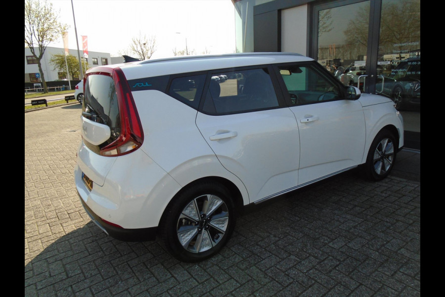 Kia e-Soul 64kWh 204pk Aut DynamicPlusLine (valt in subsidie regeling)