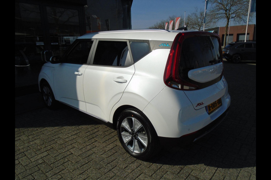 Kia e-Soul 64kWh 204pk Aut DynamicPlusLine (valt in subsidie regeling)