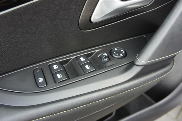 Peugeot 208 1.2 GT Line Automaat |CarPlay|Navi| 31-12-2019
