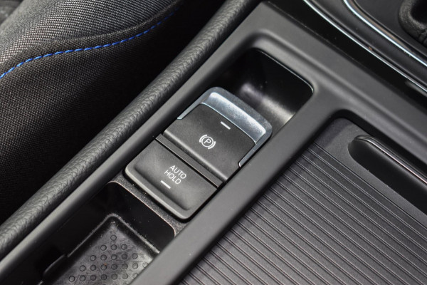 Volkswagen Golf 1.5 TSI IQ Drive, DSG, Pano, LED, Keyless, Dealer onderhouden