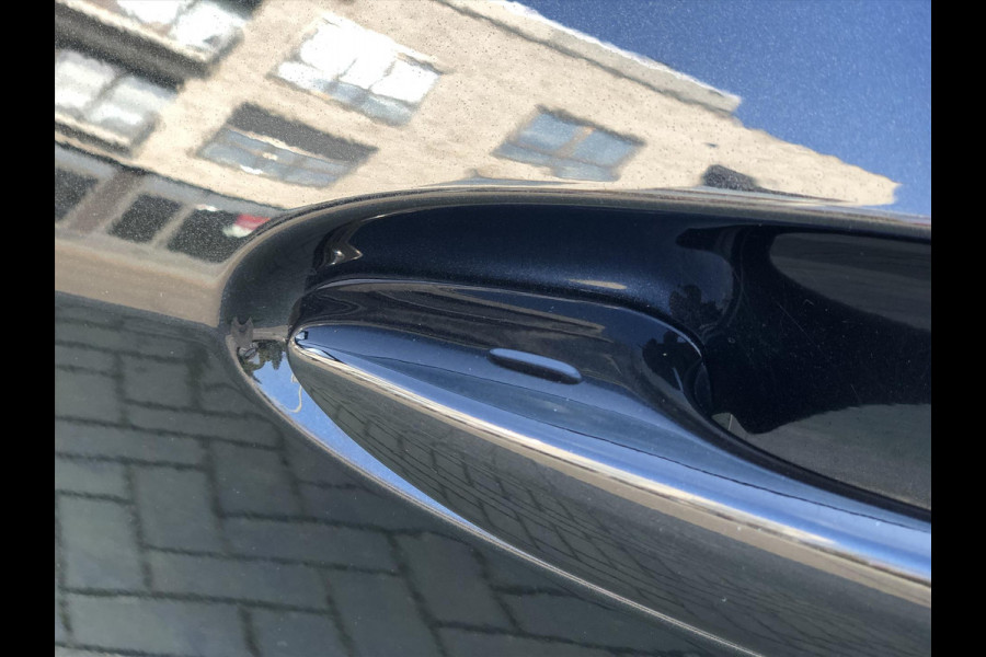 Lexus UX 250h Preference Line | Dodehoekherkenning, Apple CarPlay/Android Auto, 18inch, Keyless, Stoel + Stuurverwarming