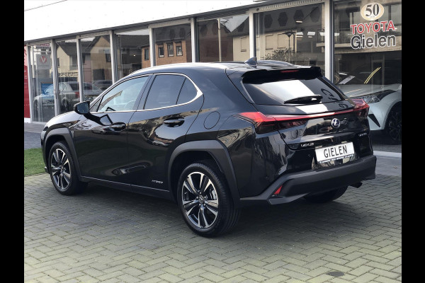 Lexus UX 250h Preference Line | Dodehoekherkenning, Apple CarPlay/Android Auto, 18inch, Keyless, Stoel + Stuurverwarming