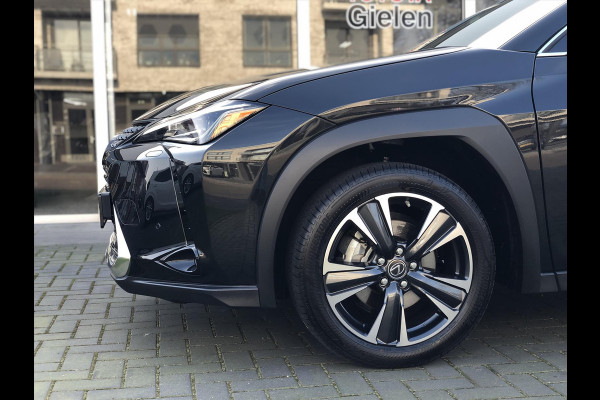 Lexus UX 250h Preference Line | Dodehoekherkenning, Apple CarPlay/Android Auto, 18inch, Keyless, Stoel + Stuurverwarming