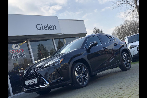 Lexus UX 250h Preference Line | Dodehoekherkenning, Apple CarPlay/Android Auto, 18inch, Keyless, Stoel + Stuurverwarming