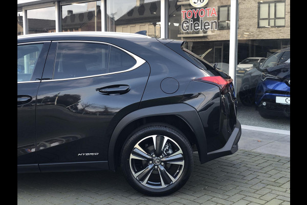 Lexus UX 250h Preference Line | Dodehoekherkenning, Apple CarPlay/Android Auto, 18inch, Keyless, Stoel + Stuurverwarming