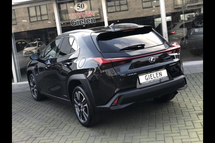 Lexus UX 250h Preference Line | Dodehoekherkenning, Apple CarPlay/Android Auto, 18inch, Keyless, Stoel + Stuurverwarming