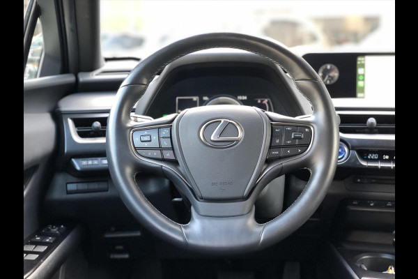 Lexus UX 250h Preference Line | Dodehoekherkenning, Apple CarPlay/Android Auto, 18inch, Keyless, Stoel + Stuurverwarming