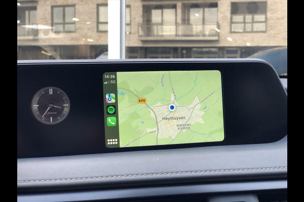 Lexus UX 250h Preference Line | Dodehoekherkenning, Apple CarPlay/Android Auto, 18inch, Keyless, Stoel + Stuurverwarming