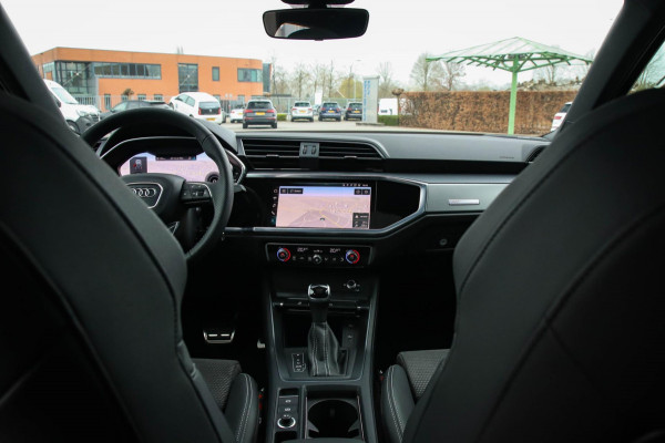 Audi Q3 35 TFSI 1.5 TFSI S Line Pro Line S 150pk S-Tronic 1e Eig|Panoramadak|Virtual Cockpit|LED Matrix|Leder|ACC|B&O|20inch|Black