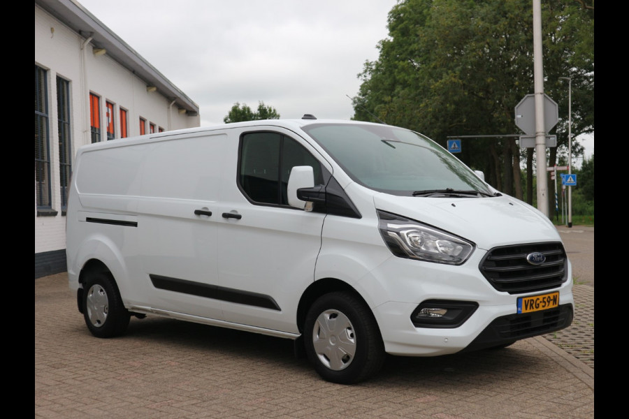 Ford Transit Custom 300 2.0 130pk L2H1 Trend * Premium Driver Ass. Pack * Navi * BLIS * Betimmering * Ford Protect 4 jaar / 100.000 km