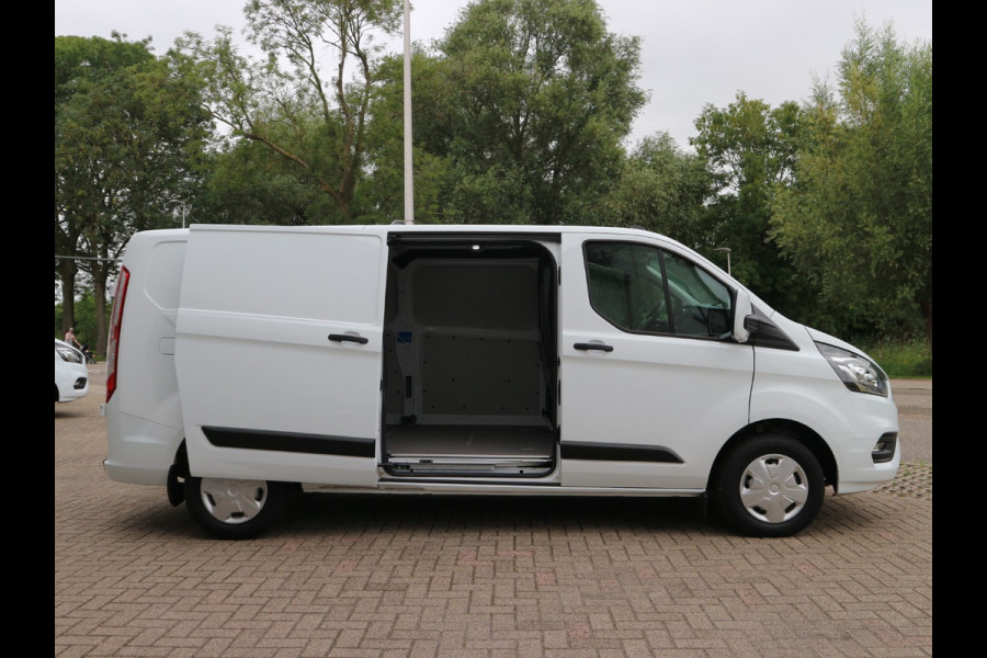 Ford Transit Custom 300 2.0 130pk L2H1 Trend * Premium Driver Ass. Pack * Navi * BLIS * Betimmering * Ford Protect 4 jaar / 100.000 km