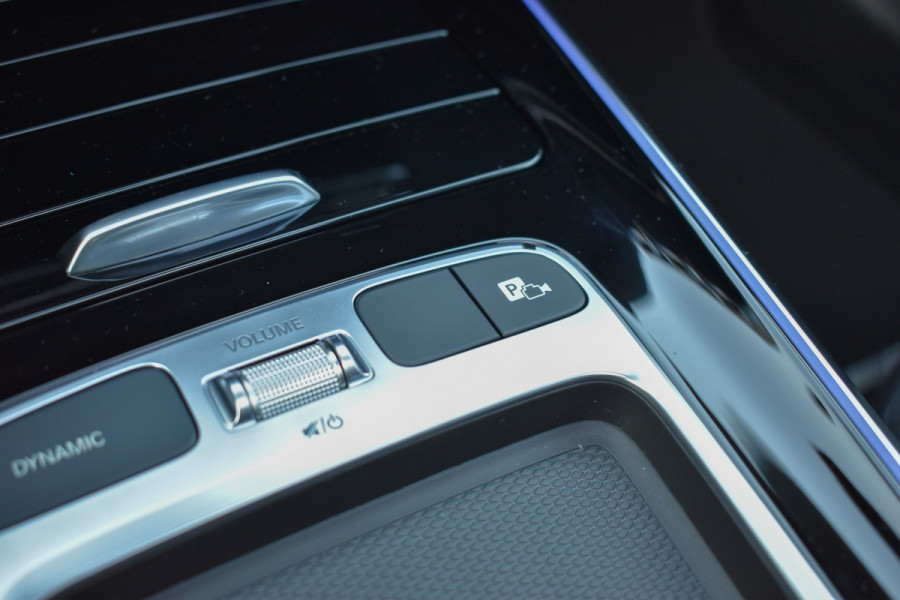 Mercedes-Benz B-Klasse 180 AMG Line | Panorama-schuifdak | Rijassistentiepakket | Stoelverwarming | Night-Pakket | 360Graden-Camera |