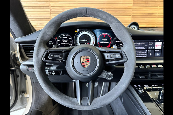 Porsche 911 992 Carrera S | Krijt | Matrix PDLS+ | Exclusive Design achterlichten | SportChrono | Alcantara | Bose | Sportuitlaat