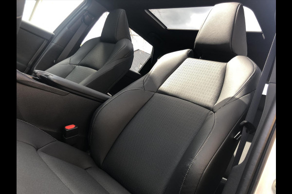 Toyota Bz4x 71,4 kWh 3-Fase Premium Bi-Tone + Panoramisch dak | JBL, Dodehoekherkenning, Leer, Parkeersensoren, Direct leverbaar!
