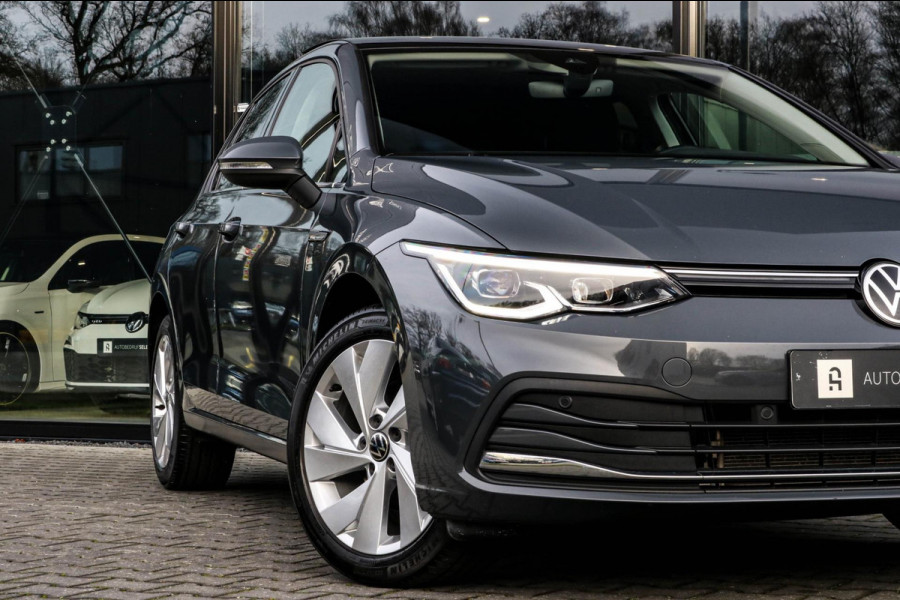 Volkswagen Golf 8 1.5 eTSI Style Pano Sfeerverlichting Apple Carplay