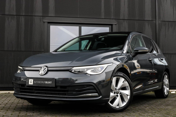 Volkswagen Golf 8 1.5 eTSI Style Pano Sfeerverlichting Apple Carplay