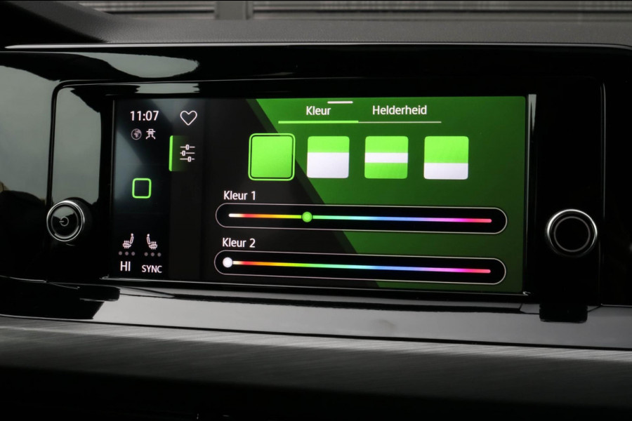 Volkswagen Golf 8 1.5 eTSI Style Pano Sfeerverlichting Apple Carplay