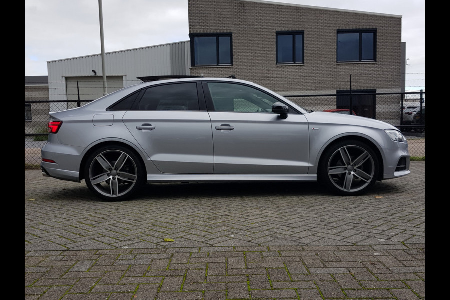 Audi A3 Limousine 1.5 TFSI automaat Sport S Line Edition /Black optik !!!