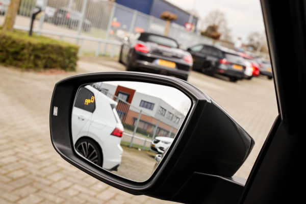 Volkswagen T-Roc 1.5 TSI Sport Business R 150pk DSG! Panoramadak|Virtual Cockpit|LED Plus|NAVI|ACC|Lane+Side|Camera|Black|Trekhaak