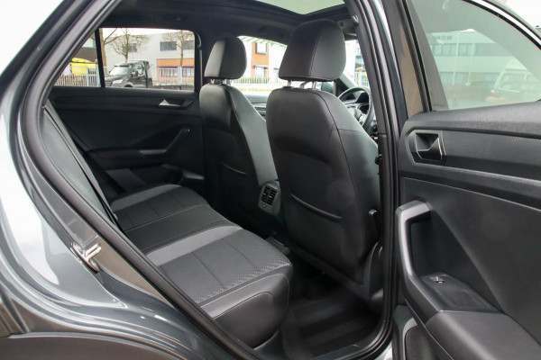 Volkswagen T-Roc 1.5 TSI Sport Business R 150pk DSG! Panoramadak|Virtual Cockpit|LED Plus|NAVI|ACC|Lane+Side|Camera|Black|Trekhaak