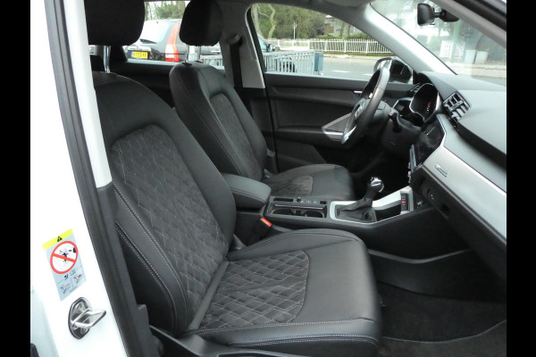 Audi Q3 1.5 35 TFSI 185PK Automaat Business Edition CarPlay|Keyless|Dodehoek|VirtualDash