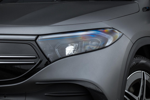 Mercedes-Benz EQA 250 AMG Line | Pano | Night | Designo