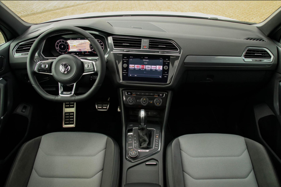 Volkswagen Tiguan 1.4 TSI 4Motion Highline R-Line 150pk DSG! 1e Eig|DLR|Panoramadak|Virtual Cockpit|LED|Camera|ACC|20inch|Trekhaak