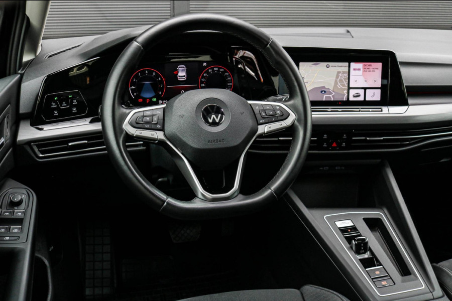 Volkswagen Golf 8 1.5 eTSI Style Pano IQ Led Automaat Carplay