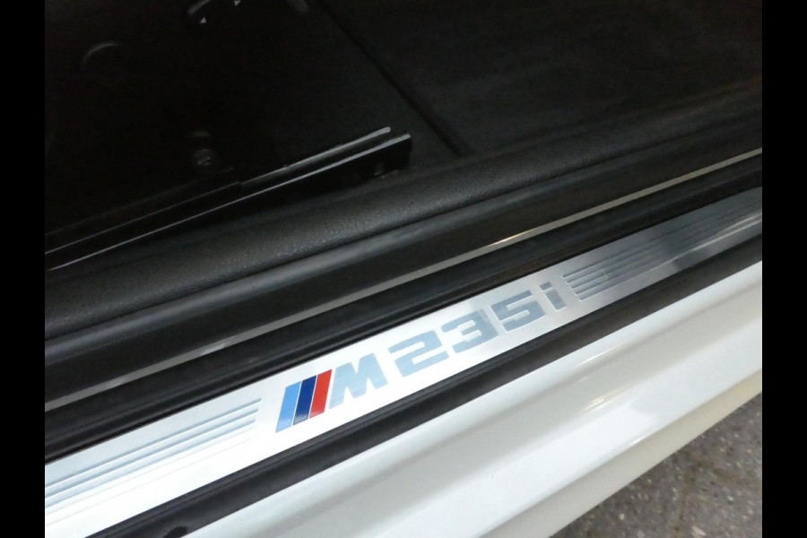 BMW 2 Serie Coupé M235i 326PK Aut High-Exe NaviProf|Camera|HKardon|Keyless