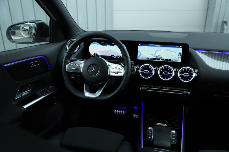 Mercedes-Benz GLA 200 AMG Aut Sfeerverlichting Panoramadak Stoelverw. Pdc Led 2020.