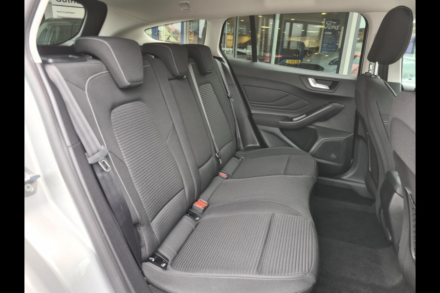 Ford Focus Wagon 1.0 EcoBoost Titanium Voorraad | 12,3'' inch scherm | Winterpack | Camera | Automatisch inparkeren | Lane assist | Climate control | Direct leverbaar!