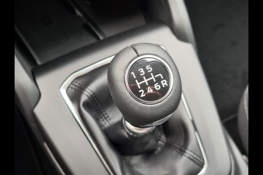 Ford Focus Wagon 1.0 EcoBoost Titanium Voorraad | 12,3'' inch scherm | Winterpack | Camera | Automatisch inparkeren | Lane assist | Climate control | Direct leverbaar!