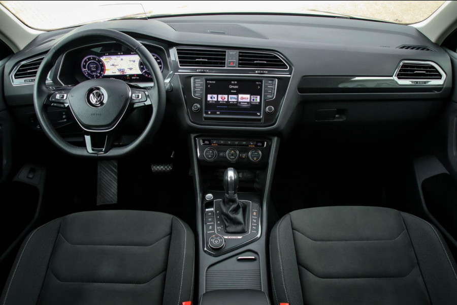 Volkswagen Tiguan 2.0TSI 4Motion Highline R-Line 180pk DSG! 1e Eig|DLR|Panoramadak|Virtual Cockpit|LED Plus|Camera|ACC|Lane|19inch