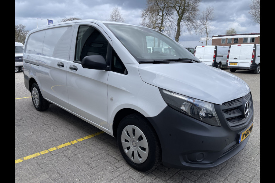 Mercedes-Benz Vito 111 CDI Functional Lang L2H1 / rijklaar € 19.950 ex btw / lease vanaf € 431 / airco / navigatie / achteruit rijcamera / parkeersensoren voor en achter !