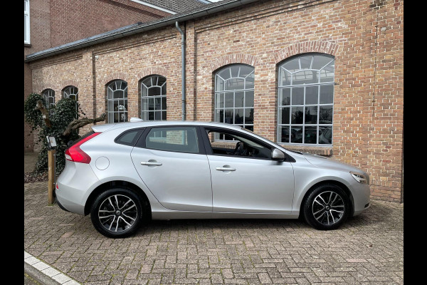 Volvo V40 2.0 T2 Navigatie Cruise Control 1e Eigenaar