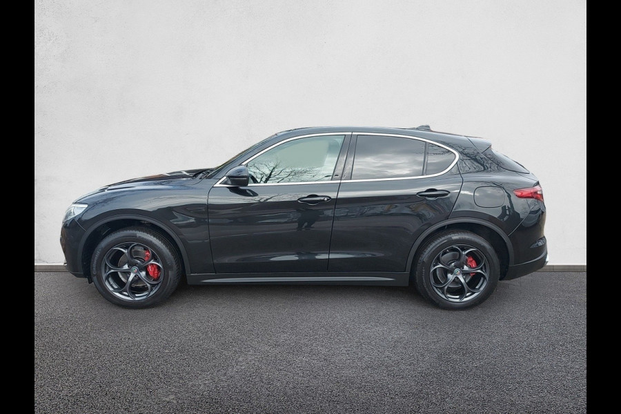 Alfa Romeo Stelvio 2.0 T AWD Super Automaat, panoramadak,trekhaak,cruise,navigatie,achteruitrijcamera,lederen bekleding,parkeersensoren,