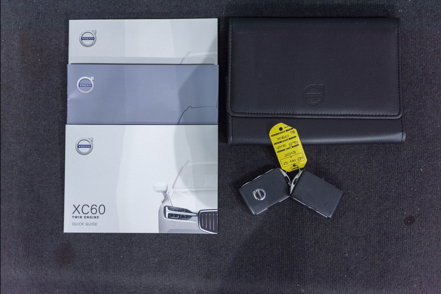 Volvo XC60 T8 INCL.BTW Aut. Luchtvering Leder Navigatie Stoelverwarming 407pk