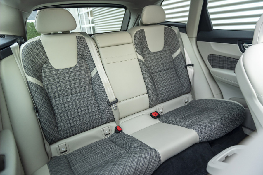 Volvo XC60 T8 INCL.BTW Aut. Luchtvering Leder Navigatie Stoelverwarming 407pk